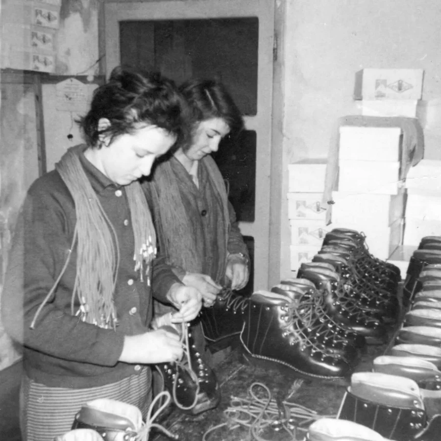 immagine storica produzione scarponi Gronell