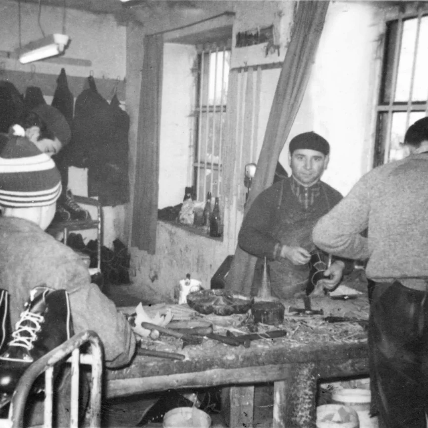 immagine storica produzione scarponi Gronell