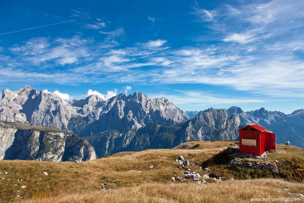I più bei bivacchi in Lombardia, Trentino e Veneto da raggiungere quest’estate