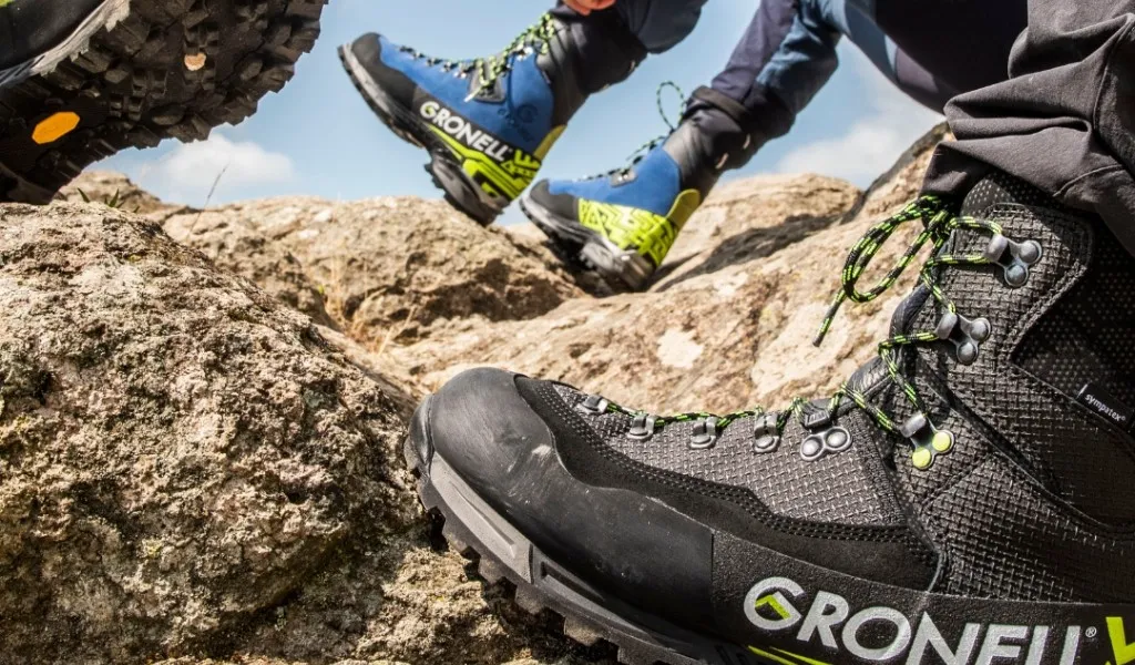 Quali sono le migliori scarpe per camminare in montagna
