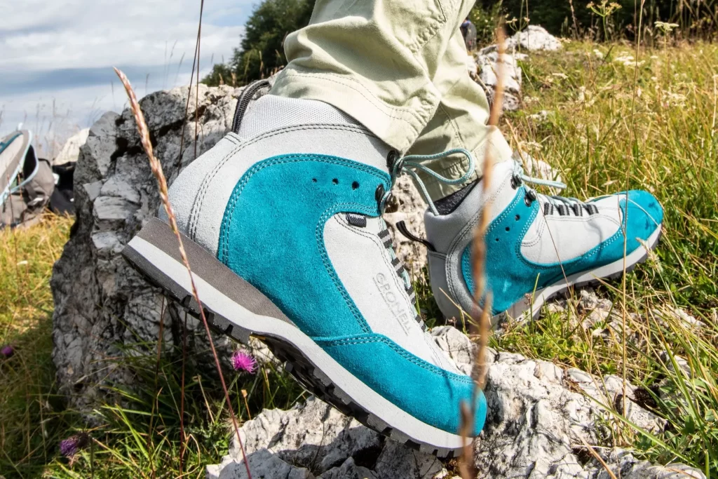 Quali sono le migliori scarpe per camminare in montagna